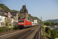 Lok der Baureihe 101 in Bacharach am Rhein, linke Rheinstrecke