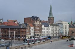 Variobahn der Straßenbahn Aarhus mit Dom