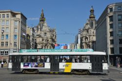 Straßenbahn Antwerpen PCC Tram in der Innenstadt an der Meir