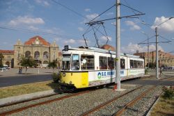 Tram Arad Rumänien Straßenbahn Esslinger GT4 aus Stuttgart vor dem Gebäude Bahnhof Arad