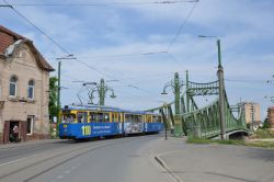 Tram Arad Rumänien Straßenbahn Düwag GT8 aus Essen an der Traian-Brücke über den Fluss Mures/Miresch