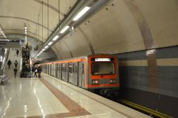 U-Bahn Athen Metro in der Station Egaleo