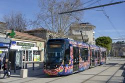 Straßenbahn Citadis Compact Tram Aubagne Frankreich im Zentrum an der Station La Tourtelle