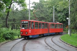 Tram Belgrad / Beograd Serbien Straßenbahn CKD Tatra KT4YU in der im Park gelegenenen Wendeschleife Tasmajdan
