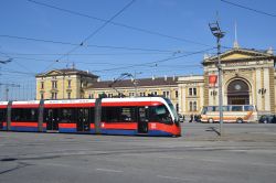 Tram Belgrad / Beograd Serbien Straßenbahn CAF Urbos 3 am ehemaligen Bahnhof Belgrad Beograd Glavna