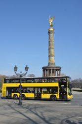 Doppeldeckerbus der BVG Linie 100 an der Siegessäule