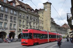 Straßenbahn Düwag Vevey Be 4/8 Tram Bern in der Berner Alstadt an der Zytglogge