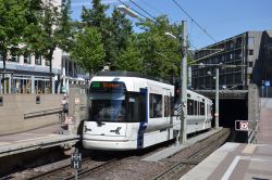 Stadtbahn Bielefeld HeiterBlick Vamos verlässt den Tunnel unter der Bielefelder Innenstadt am Rathaus