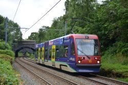 Stadtbahn Birmingham Tram West Midlands Metro Ansaldo Breda T-69 nahe der Station Lodge Road