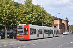 Straßenbahn Bonn Tram Duewag NGT6 am Hauptbahnhof