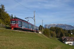 Rittnerbahn Bozen Klobenstein Südtirol Trogenerbahn mit Schlern bei Wolfsgruben