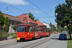 Straßenbahn Bratislava Tram CKD Tatra T6 in Vorort