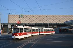 Straßenbahn Braunschweig Tram Duewag GT6 der BSVAG am Hauptbahnhof