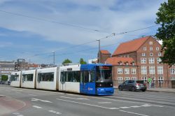 Straßenbahn Bremen Tram AEG GT8N ADtranz vor der Weserburg auf der Weserbrücke
