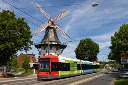 Straßenbahn Bremen Tram GT8N-1 Bombardier Flexity Classic an der Windmühle Horner Mühle