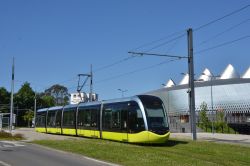 Straßenbahn Alstom Citadis 302 Tram Brest Frankreich vor der Brest Arena an der Haltestelle Polygone