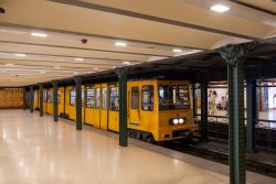U-Bahn Budapest Metro Linie 1 Földalatti in der Station Hösök tere