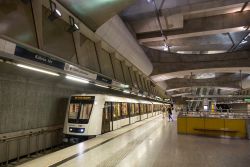 U-Bahn Budapest Metro Linie M4 Alstom Metropolis in der Station Kalvin ter