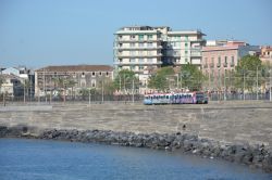 U-Bahn Catania Metro an der Meeresküste am Hafen von Catania
