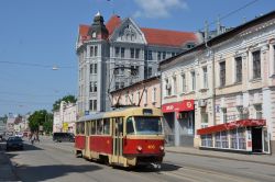 Straßenbahn Charkiw Tram CKD Tatra T3SU in der Altstadt