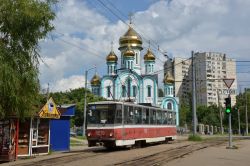 Straßenbahn Charkiw Tram CKD Tatra T6 T6B5SU mit othodoxer Kirche St. Wladimir