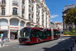 Bus Clermont-Ferrand BHNS / BRT Linie B in der Innenstadt