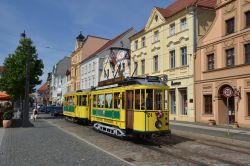 Straßenbahn Cottbus Tram Museumsfahrzeug WUMAG am Altmarkt in der Altstadt von Cottbus