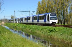 Stadtbahn Den Haag Tram RandstadRail Metro E Den Haag - Rotterdam bei Pijnacker