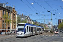 Stadtbahn Den Haag Tram RandstadRail Alstom RegioCitadis in der Innenstadt von Den Haag
