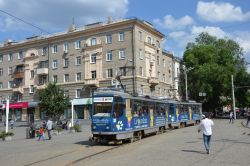 Straßenbahn Dnipro Tram CKD Tatra T6A2 aus Berlin in der Innenstadt
