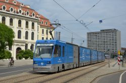 Straßenbahn Dresden Tram CargoTram an der Haltestelle Pirnaischer Platz
