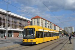 Straßenbahn Dresden Tram NGT6DD SachsenTram mit Kulturpalast Dresden am Altmarkt