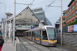 Straßenbahn Dublin Tram Luas Alstom Citadis an der Endstation Connolly