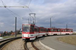 Straßenbahn Erfurt Tram CKD Tatra KT4D in der Wendeschleife Ringelberg