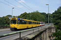 Stadtbahn Essen EVAG Düwag B-Wagen B80 als U17 auf der Brücke über das Mühlenbachtal