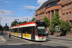 Straßenbahn Freiburg im Breisgau Tram Duewag GT8Z mit Kollegiengebäude der Universität Freiburg an der Erbprinzenstraße