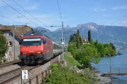 Reihe 460 Lok 2000 der SBB am Ufer des Genfersees