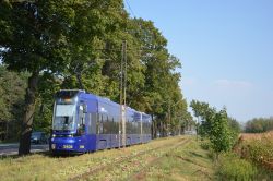 Straßenbahn Breslau Wroclaw Tram Pesa Twist auf der Überlandstrecke nach Lesnica bei Grabowa